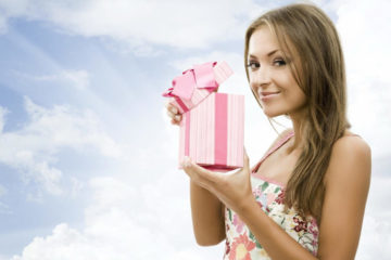 Как выбрать идеальный подарок для любимой девушки?
